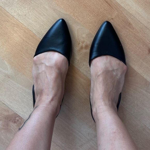 black pointy-toe d'orsay flats - Picture 5 of 5